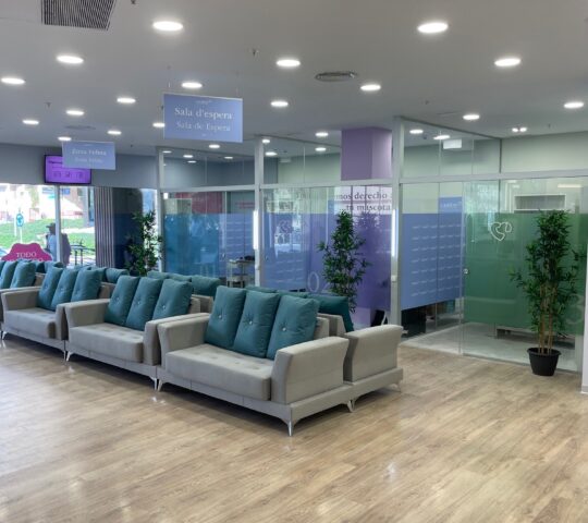 Canitas Veterinaria L’Hospitalet de Llobregat – CC La Farga (Centro de información)