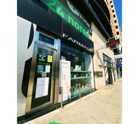 Farmacia 24h Raga-Jiménez. Visió Nova òptiques