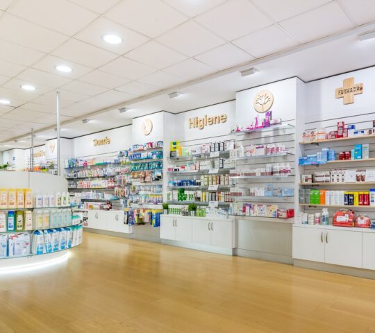 Farmacia Carmen de Juan Aguiló. Dermocosmetica, Test VIH, veterinaria, formulación magistral
